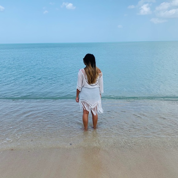 Fringe hollow cover up - Picture 2 of 2